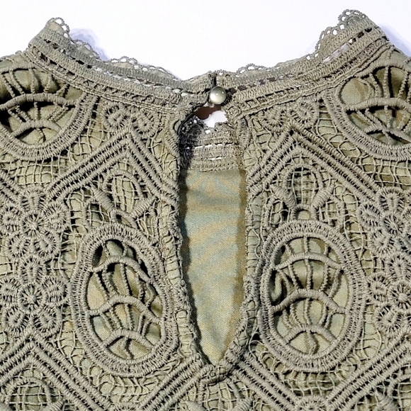 Ultra Pink Sage Crochet Lacey Scalloped Bell Sleeve & Lined Pop Over Blouse (L) - Picture 10 of 12